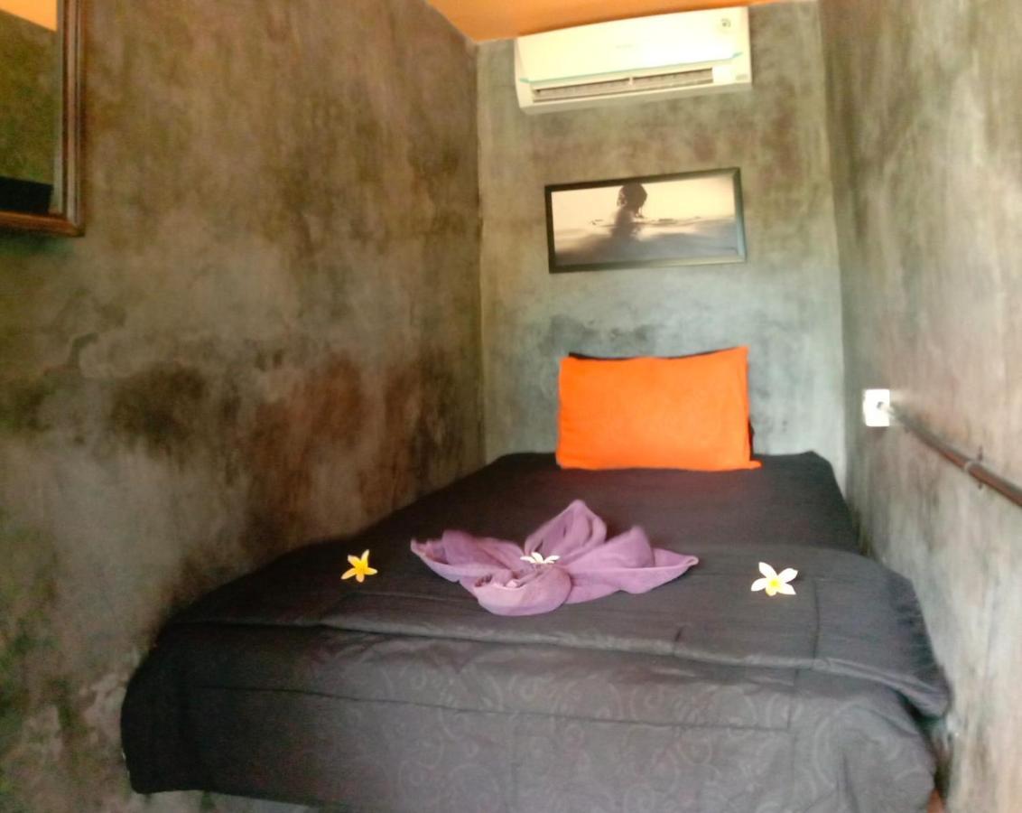 Keramas Surf Hostel Buitenkant foto