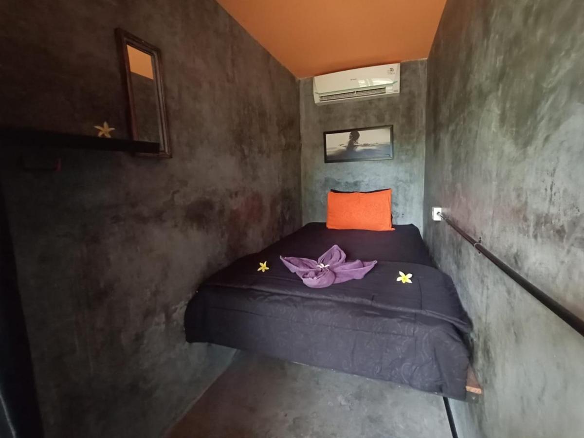 Keramas Surf Hostel Buitenkant foto