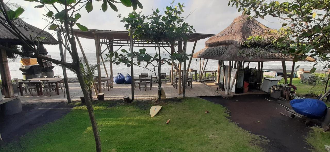 Keramas Surf Hostel Buitenkant foto